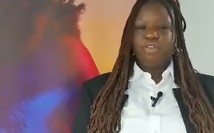 Kiné, étudiante à l'ISD, pendant son témoignage