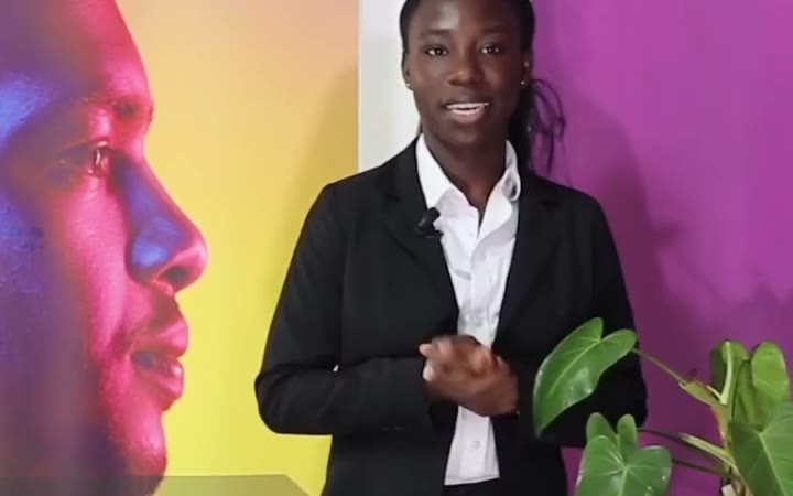Synthiche SUY, étudiante à l'ISD, pendant son témoignage
